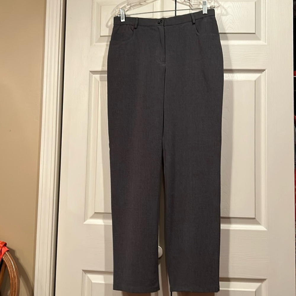 Briggs New York size 12 gray slacks, front pockets and tummy panel